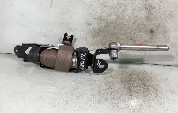 Volvo S80 Front seatbelt