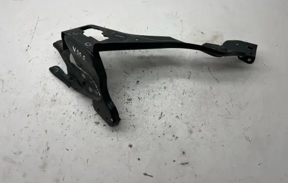 Mercedes-Benz C W204 Headlight/headlamp mounting bracket 204620590 204626045