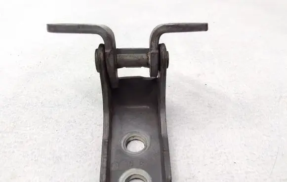 Honda CR-V Front door upper hinge ES0398