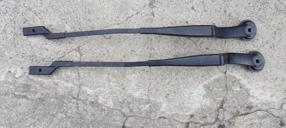Ford Focus Front wiper blade arm BM5117526AB BM5117526BB 0U2VSAD