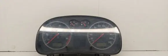 Volkswagen Bora Speedometer (instrument cluster) 1J5920926A 021201231611 VWZ7Z0A4555722