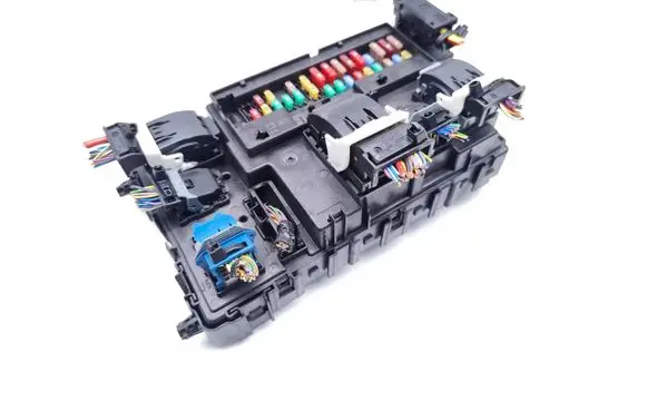Ford Mondeo MK V Fuse module JU5T15604CFG A2C763535040000