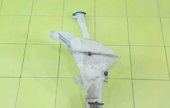 KIA Soul Windshield washer fluid reservoir/tank 16AB117