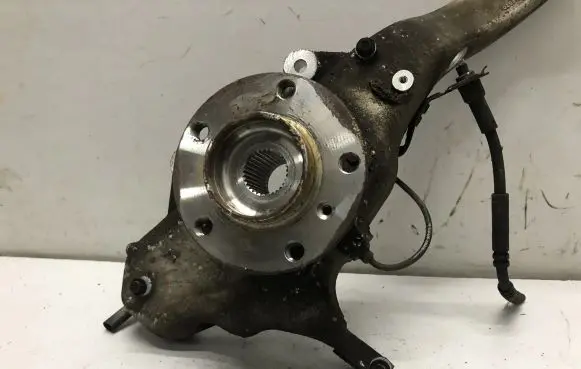 BMW X5 F15 Front wheel hub 6869870