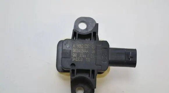 Mercedes-Benz GL X166 Airbag deployment crash/impact sensor A1668210351