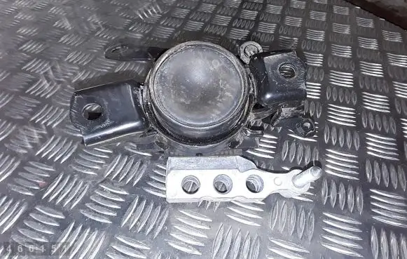 Lexus ES 300h Engine mount bracket JX230710