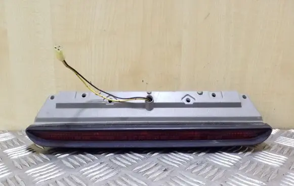 Subaru Forester SF Third/center stoplight