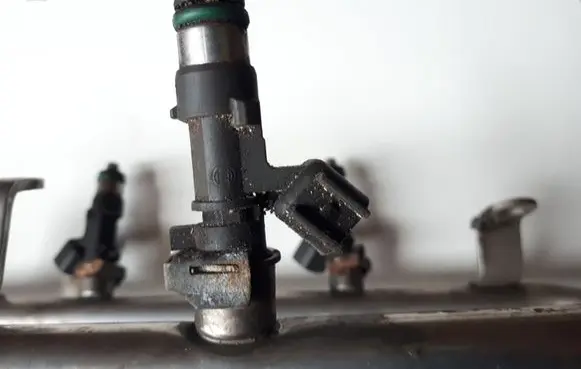 Chrysler 300 - 300C Fuel injector 04591986AA 0280158028