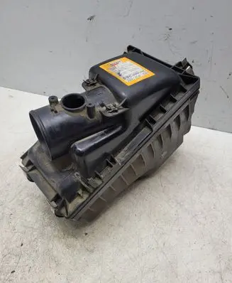 Toyota Avensis T250 Air filter box 