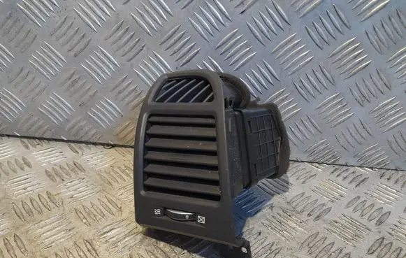 Hyundai Santa Fe Dash center air vent grill 974902B900