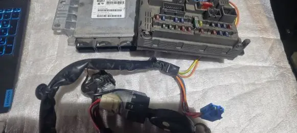 Engine ECU kit and lock set