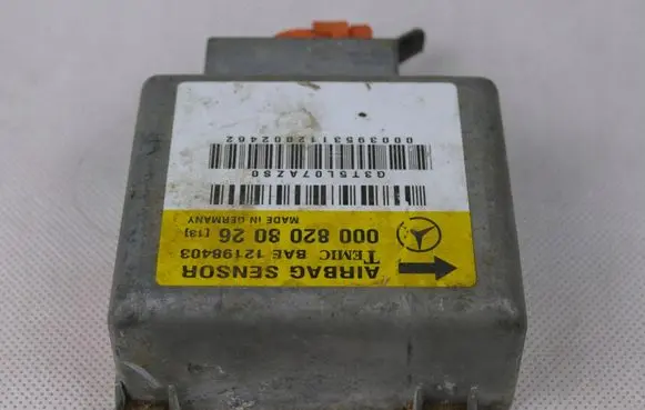 Mercedes-Benz C W202 Airbag control unit/module 0008208026