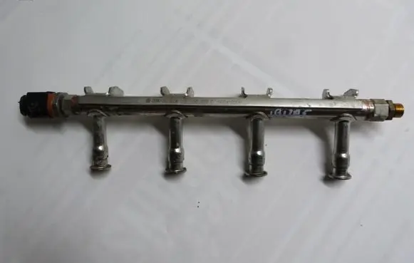Seat Ibiza IV (6J,6P) Fuel main line pipe 03F133320C