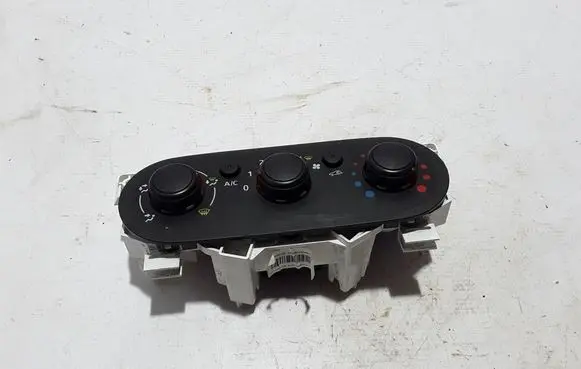Renault Trafic III (X82) Air conditioner control unit module 275102706R