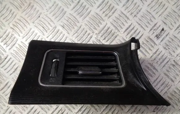 Nissan Pulsar Dashboard side air vent grill/cover trim TG2468761Z PG05687613Z 687613ZL0A