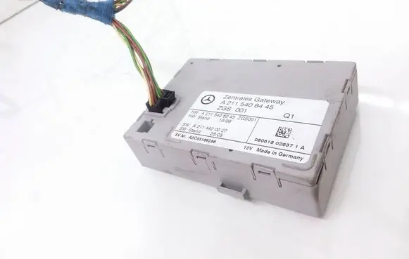 Mercedes-Benz CLS C219 Gateway control module A2115408445 A2115408245 A2114420027