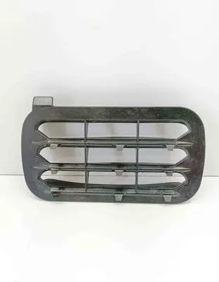 Quarter panel pressure vent
