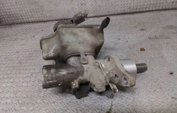 Audi A3 S3 A3 Sportback 8P Master brake cylinder 1K1611301D
