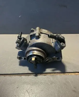 Ford Focus Vacuum pump 9684786780