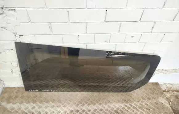 Opel Vivaro Side middle window/glass 43R000464 DOT39AS2M00