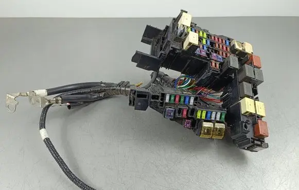 Subaru Forester SK Fuse module 