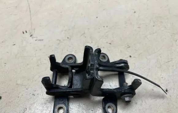 Rear door hinge set