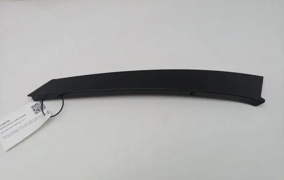 Mercedes-Benz C W203 Rear side glass trim 