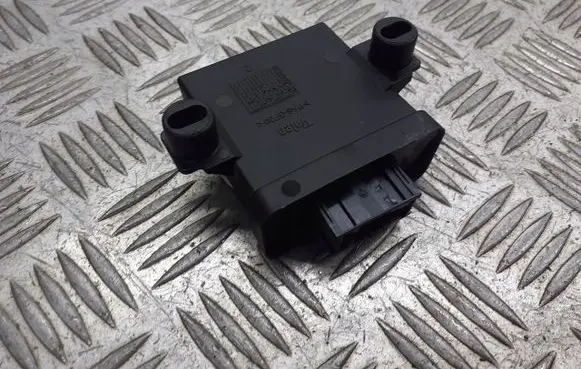Opel Corsa D Voltage converter/converter module 13361841