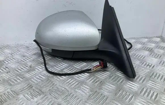Skoda Yeti (5L) Front door electric wing mirror 