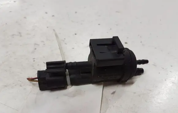Opel Astra J Vacuum valve 0214057021
