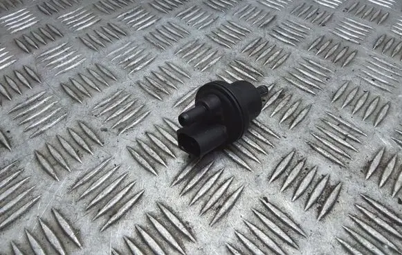 Volkswagen Golf VI Vacuum valve 6QE906517A