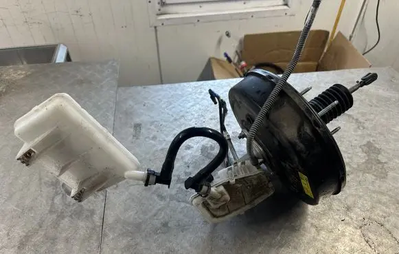 Renault Trafic III (X82) Brake booster 472101336R