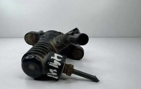 Toyota RAV 4 (XA30) Clutch master cylinder 11200 0048 070828