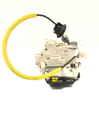 Audi A6 S6 C6 4F Rear door lock 4F0839016