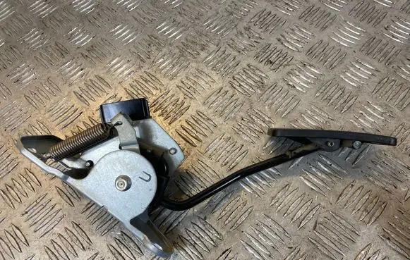 Subaru Outback Accelerator throttle pedal 36010AG061 1988000181