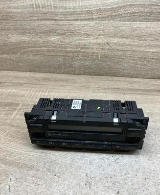 Volkswagen PASSAT B5.5 Climate control unit 3B1907044D 2400016303