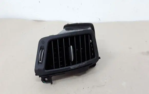 KIA Sorento Dash center air vent grill 974102P000