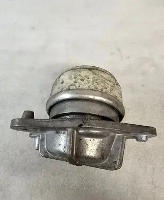 Mercedes-Benz S C217 Engine mount bracket A2222408300