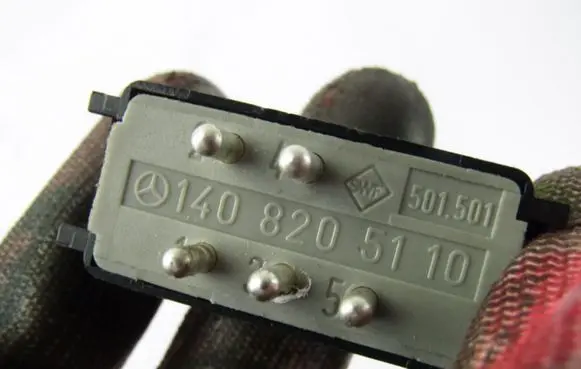 Mercedes-Benz S W140 Windscreen/window heater switch 1408205110