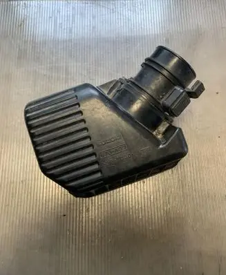 Suzuki Grand Vitara II Air filter box 67JA01 H8200327690