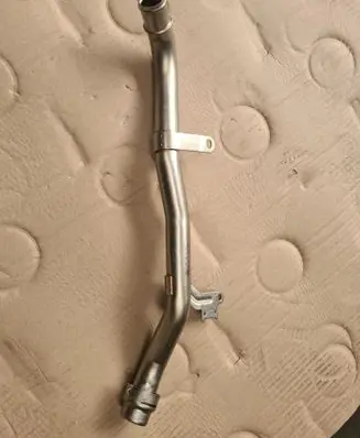 Engine coolant pipe/hose