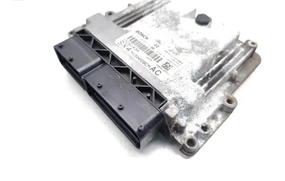 Suzuki SX4 S-Cross Engine control unit/module 55261434 0281030519 SX4M1500DBCMAC