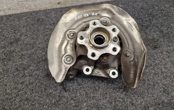 BMW X3 G01 Rear wheel hub 6871029 6871027
