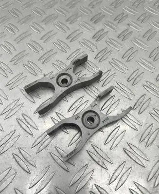 Volkswagen Touran III Fuel Injector clamp holder 04L216A