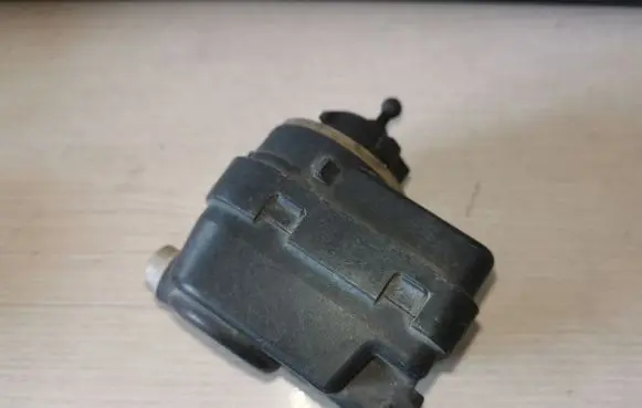 Peugeot 206 Headlight level adjustment motor 