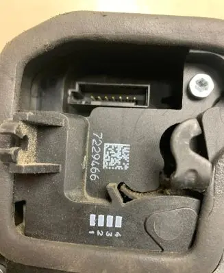 BMW X1 E84 Front door lock 7229466