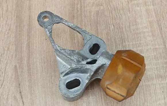 Audi A6 S6 C7 4G Engine mount bracket 8K0199343C