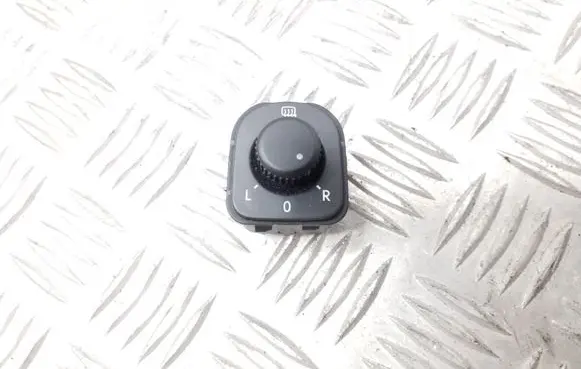 Volkswagen PASSAT B6 Wing mirror switch 1K0959565F