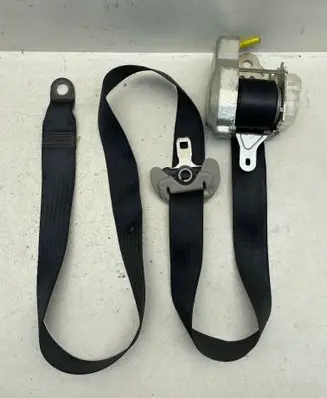 Toyota Corolla Verso AR10 Front seatbelt 7P2140P 084647