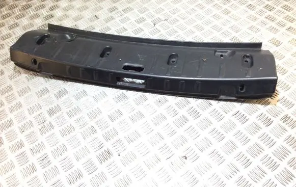 BMW 3 E92 E93 Tailgate/boot lid lock trim 7122400